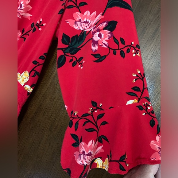 RED FLORAL OLD NAVY SZ LARGE  TRUMPET SLEEVE DRESS - Picture 6 of 12